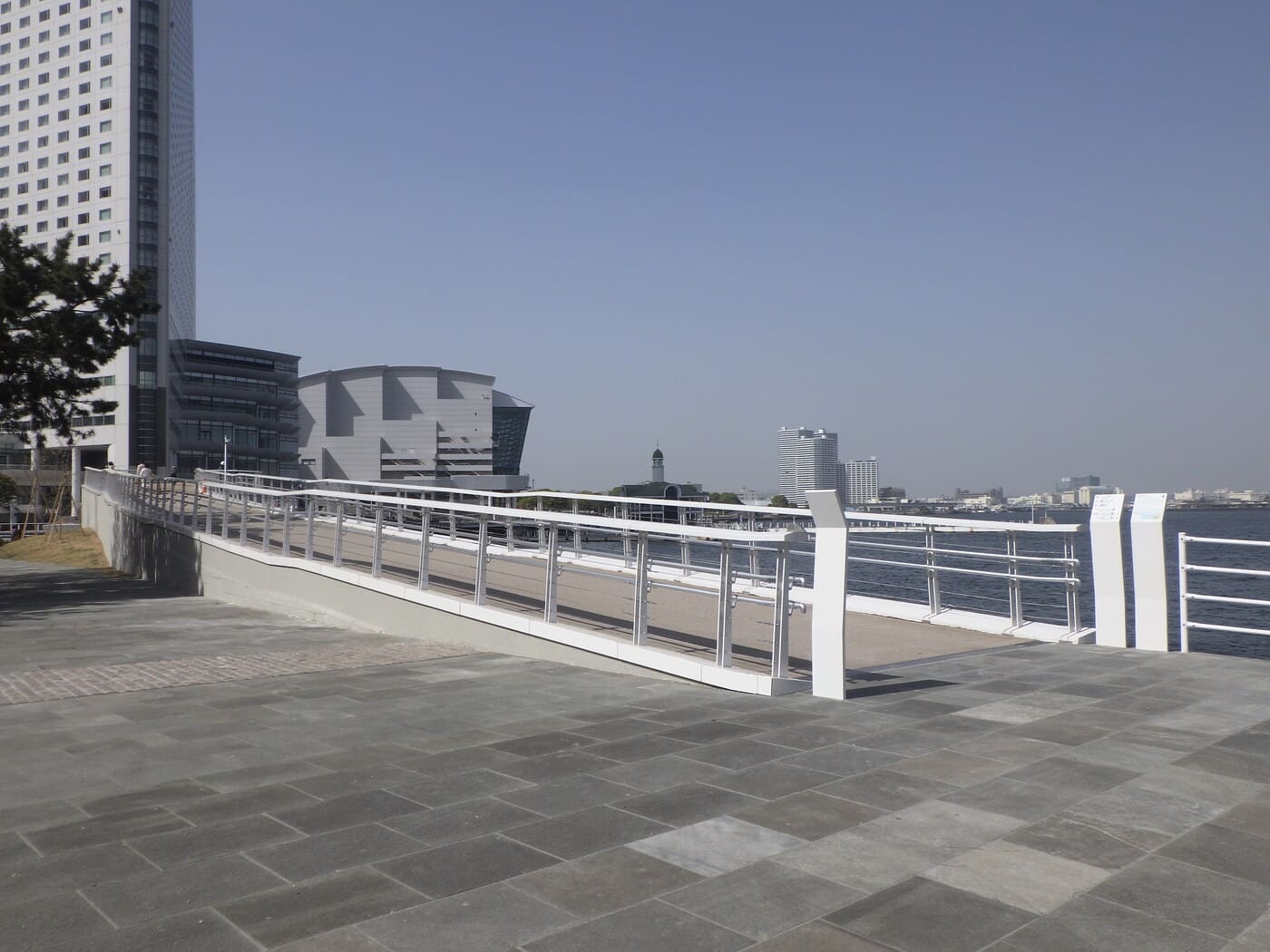 みなとみらい歩行者デッキ(仮称)整備工事(附帯工）