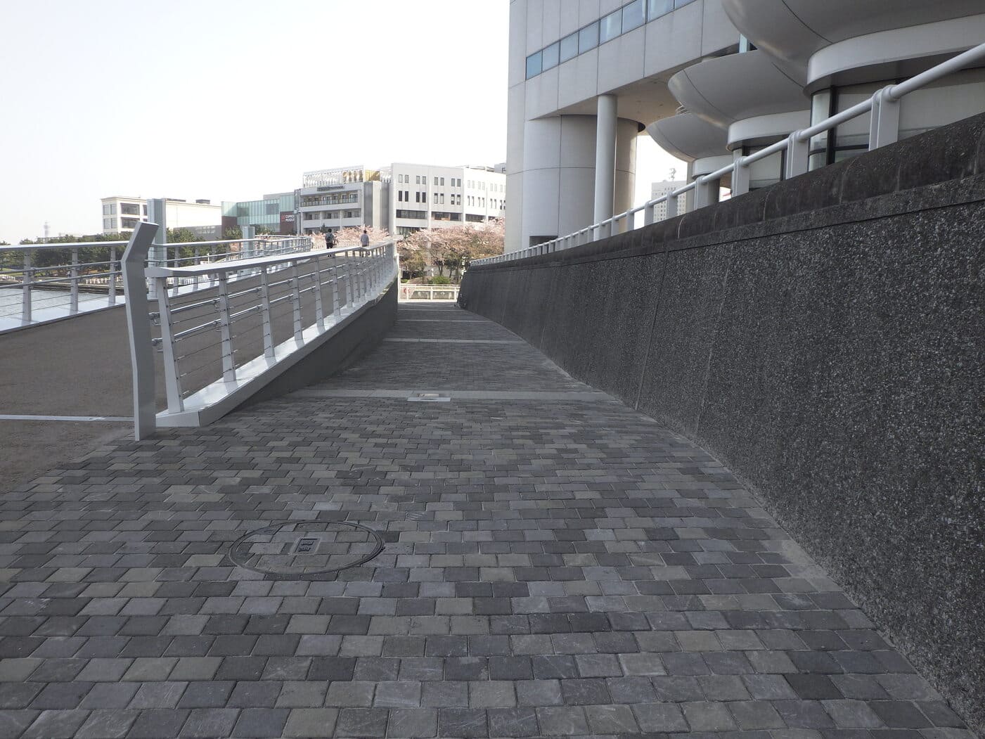 みなとみらい歩行者デッキ(仮称）整備工事（附帯工・追加工事）